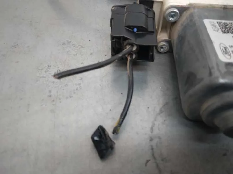 Elevalunas Delantero Izquierdo para Ford Transit Courier