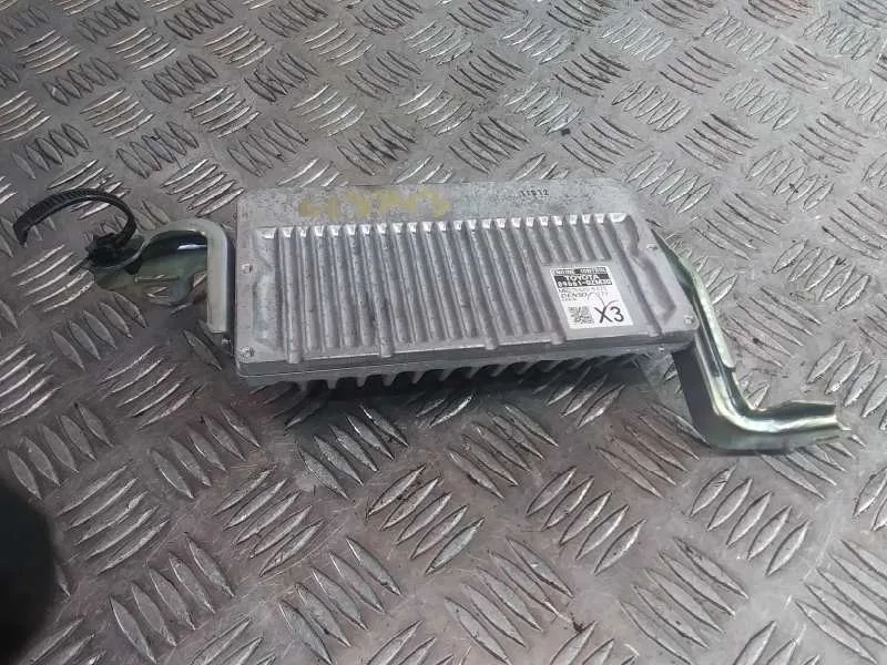 Centralita Motor Uce para Toyota Auris
