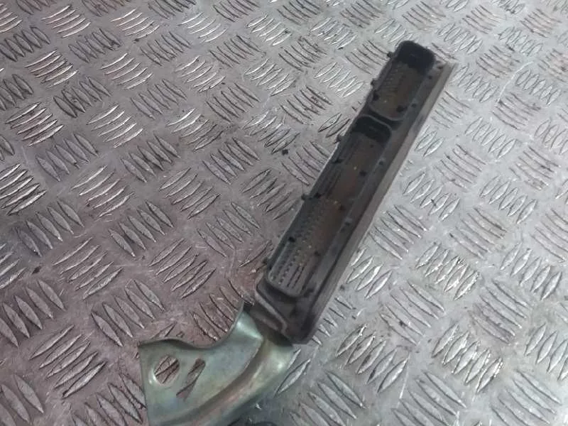 Centralita Motor Uce para Toyota Auris
