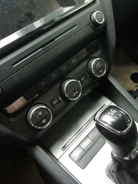 Mando Climatizador para Skoda Octavia Combi (5E5)