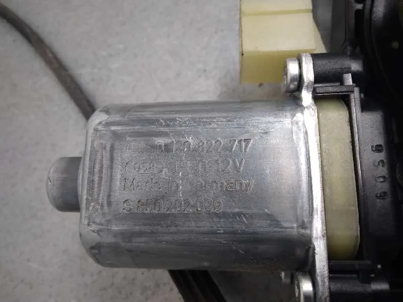 Elevalunas Delantero Izquierdo para Skoda Octavia Combi (5E5)