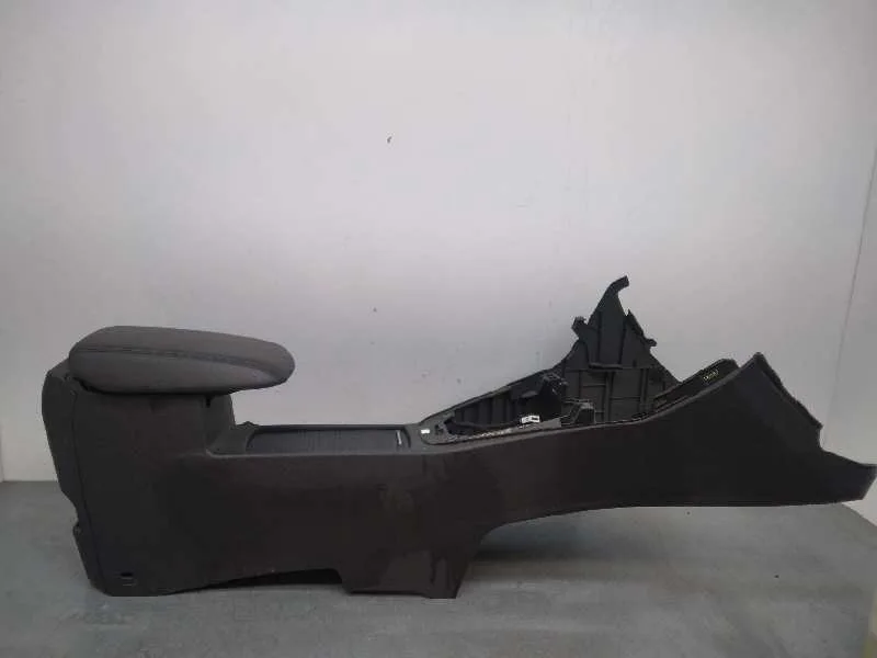 Apoyabrazos Central para Ford Focus Lim.