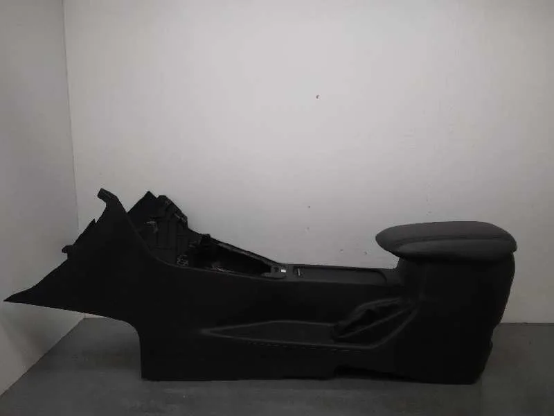 Apoyabrazos Central para Ford Focus Lim.