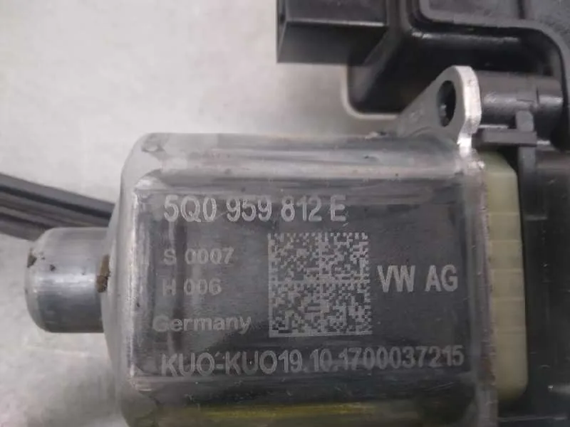 Elevalunas Trasero Derecho para Seat Leon (5F1)