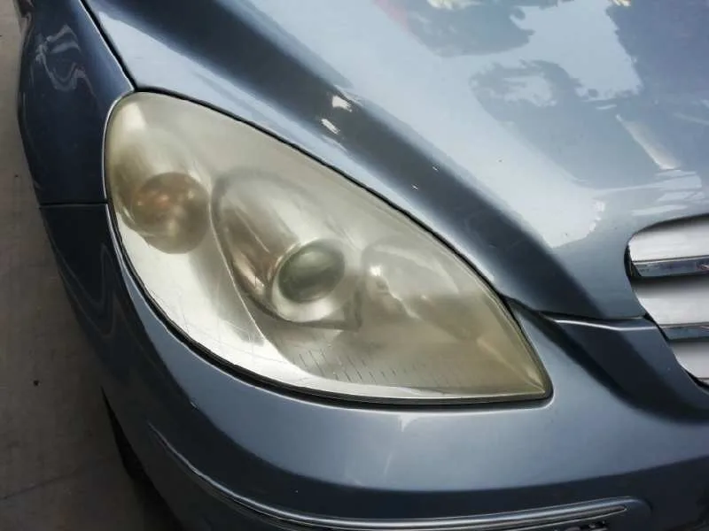 Faro Derecho para Mercedes-Benz Clase B (W245)