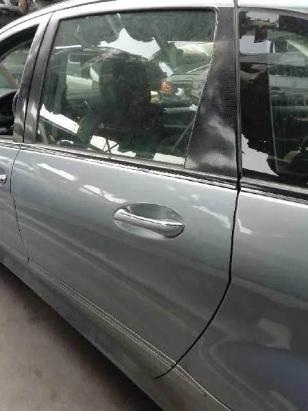 Puerta Trasera Izquierda para Mercedes-Benz Clase B (W245)