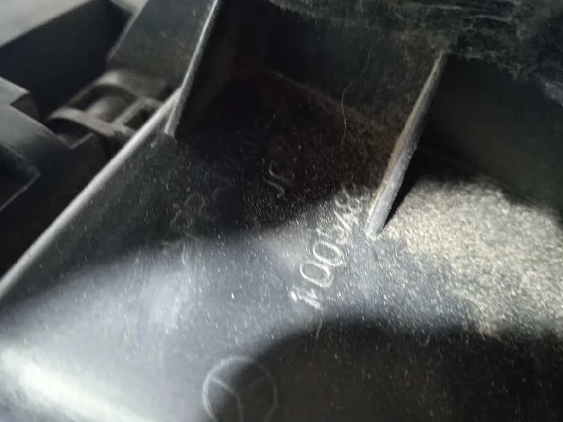 Guantera para Mercedes-Benz Clase B (W245)
