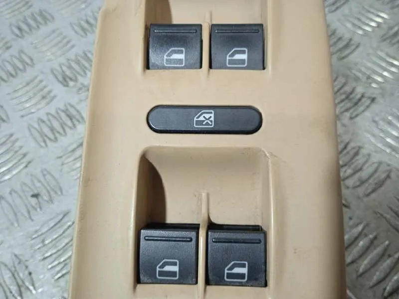 Mando Elevalunas Delantero Izquierdo para Volkswagen Passat Variant (3C5)