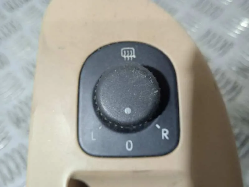Mando Elevalunas Delantero Izquierdo para Volkswagen Passat Variant (3C5)