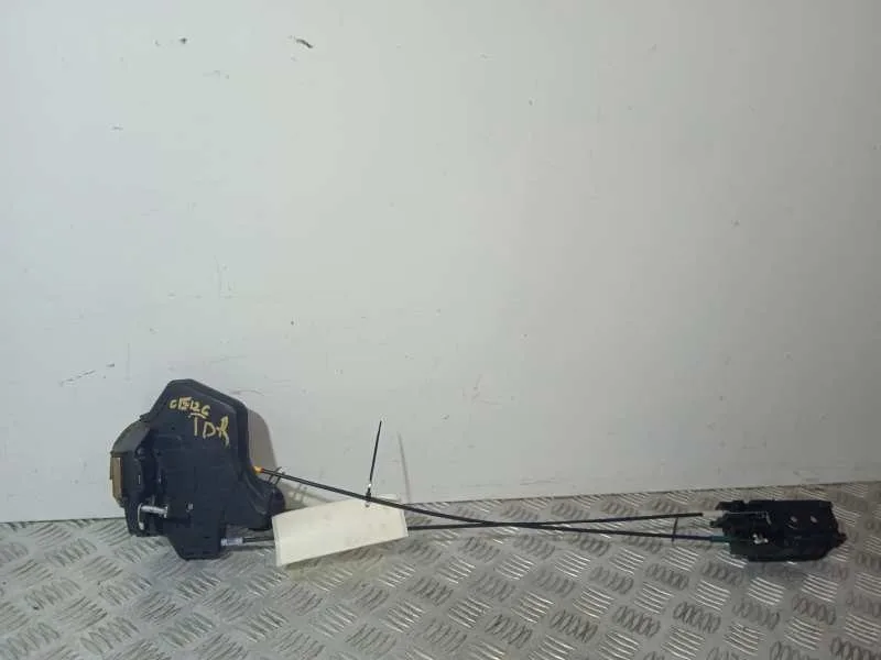 Cerradura Puerta Trasera Derecha para Toyota Corolla (E12)