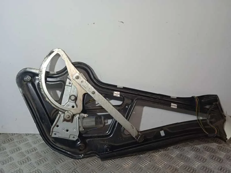 Elevalunas Delantero Derecho para Mercedes-Benz Sprinter 02.00 -> Caja Cerrada