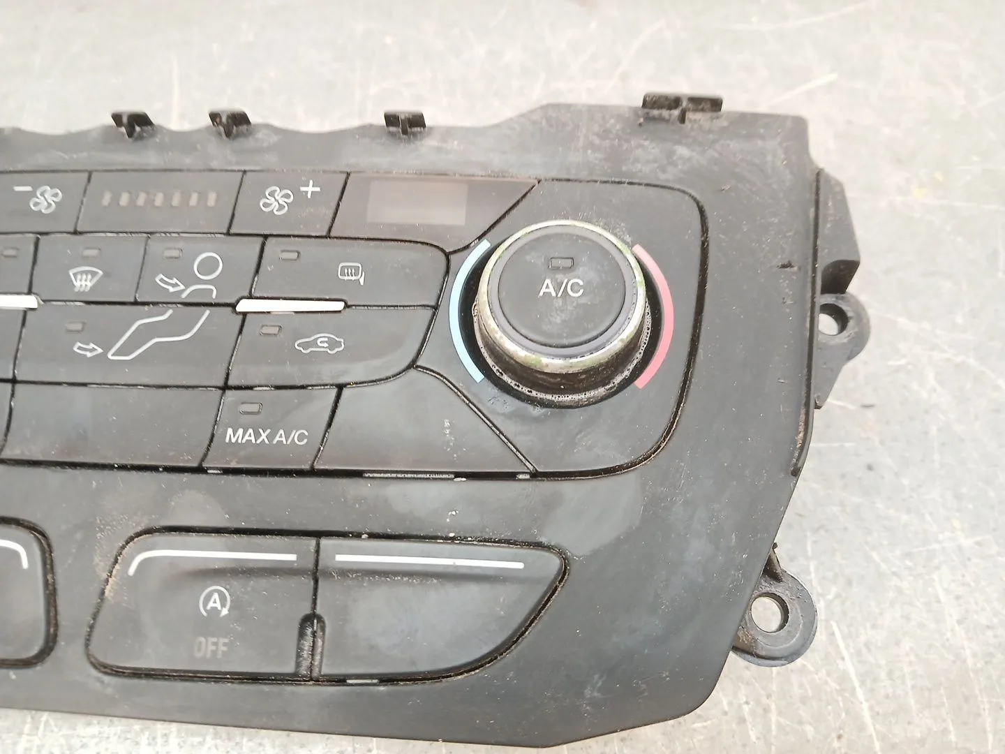 Mando Climatizador para Ford Transit Connect