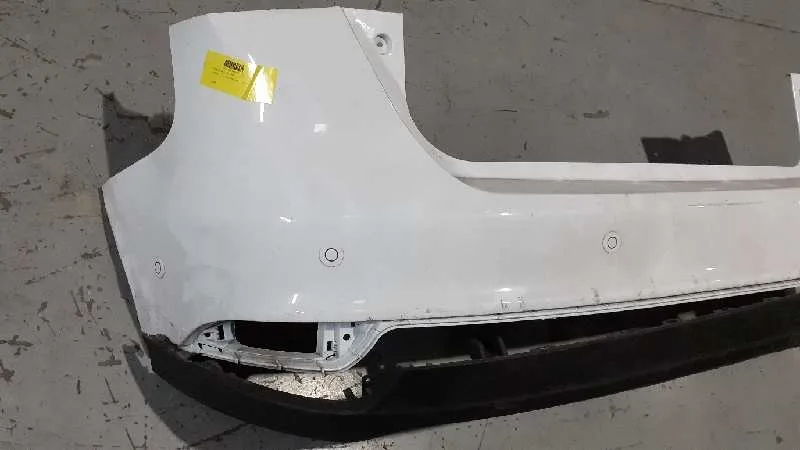 Paragolpes Trasero para Ford Focus Lim.