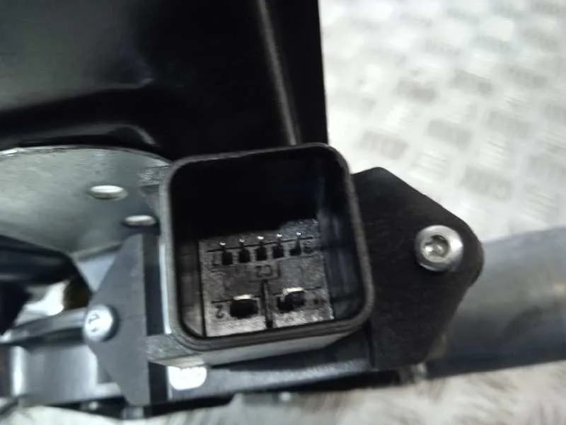 Elevalunas Delantero Derecho para Opel Zafira Tourer