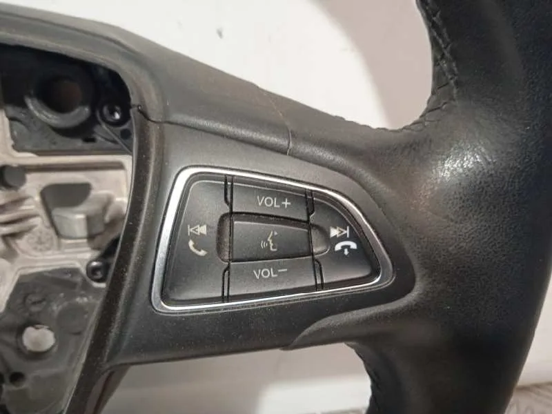 Volante para Ford Focus Turn.