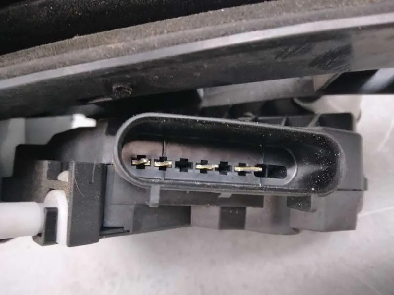 Cerradura Puerta Trasera Izquierda para Ford Focus Turn.