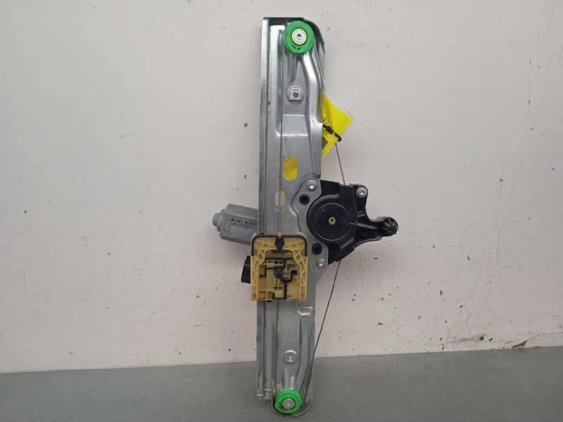 Elevalunas Trasero Derecho para Ford Focus Turn.