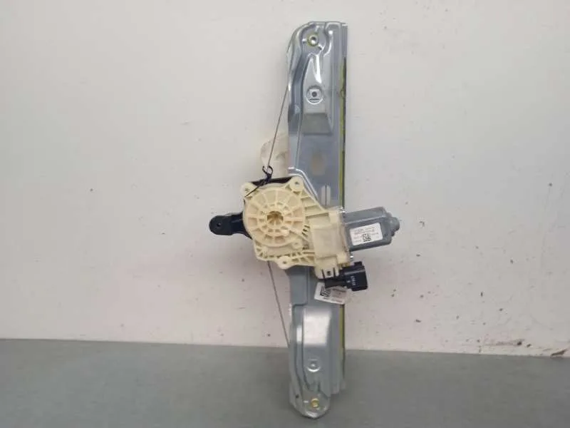 Elevalunas Trasero Derecho para Ford Focus Turn.
