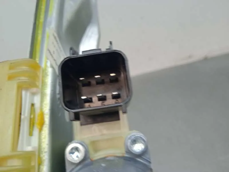 Elevalunas Trasero Derecho para Ford Focus Turn.