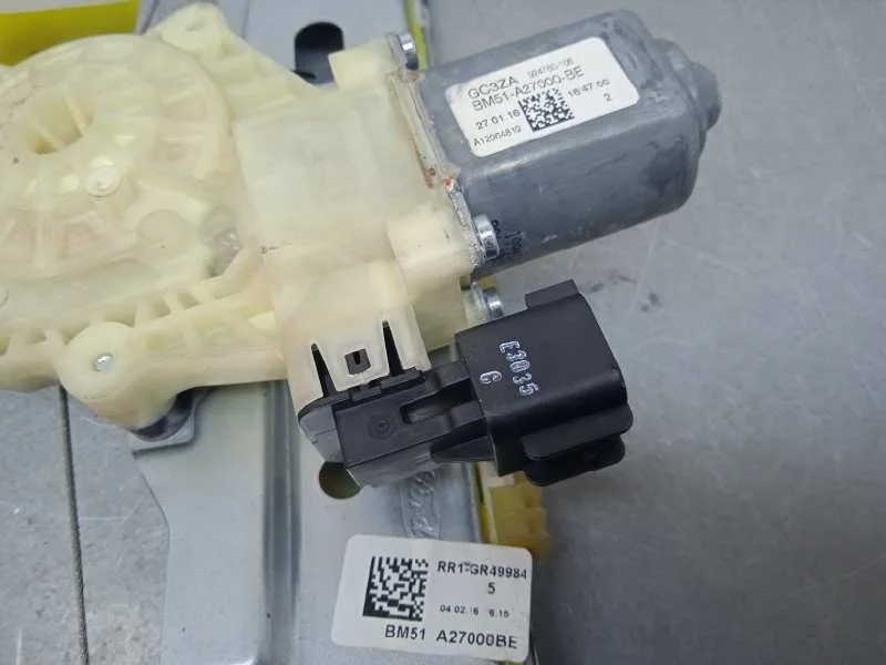 Elevalunas Trasero Derecho para Ford Focus Turn.
