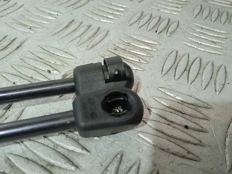 Amortiguadores Maletero / Porton para Volkswagen Passat Berlina (3C2)