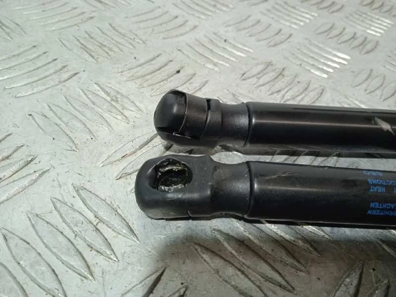 Amortiguadores Maletero / Porton para Volkswagen Passat Berlina (3C2)