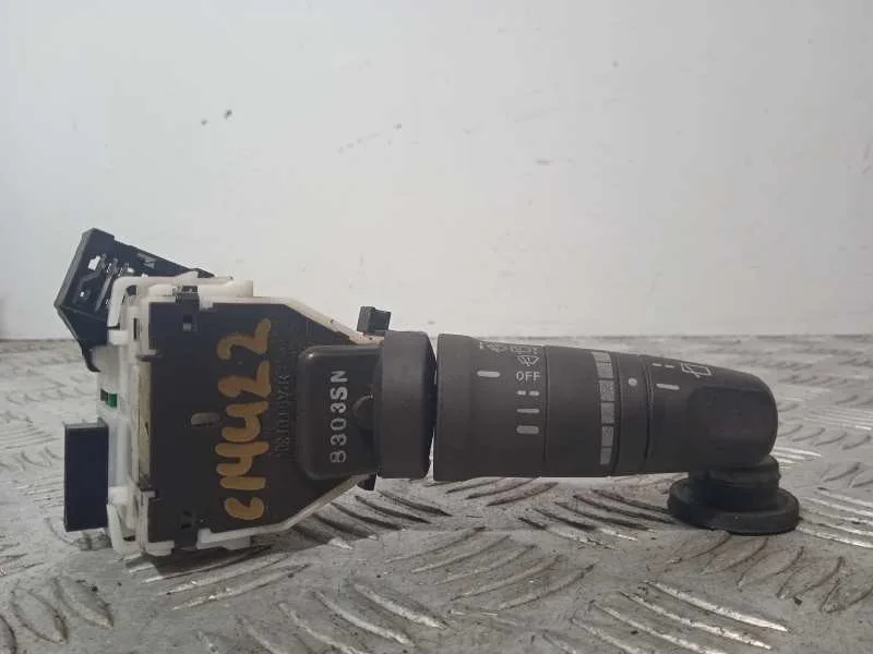 Mando Limpia para Nissan Micra (K12E)