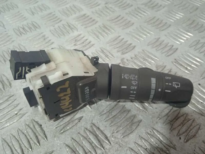 Mando Limpia para Nissan Micra (K12E)