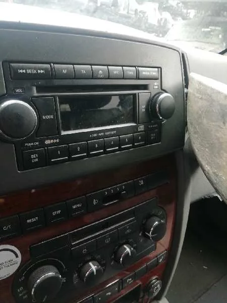 Sistema Audio / Radio Cd para Chrysler Jeep Gr.cherokee (Wh)