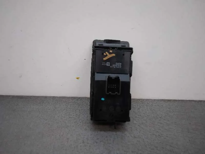 Mando Elevalunas Delantero Izquierdo para Opel Insignia Berlina