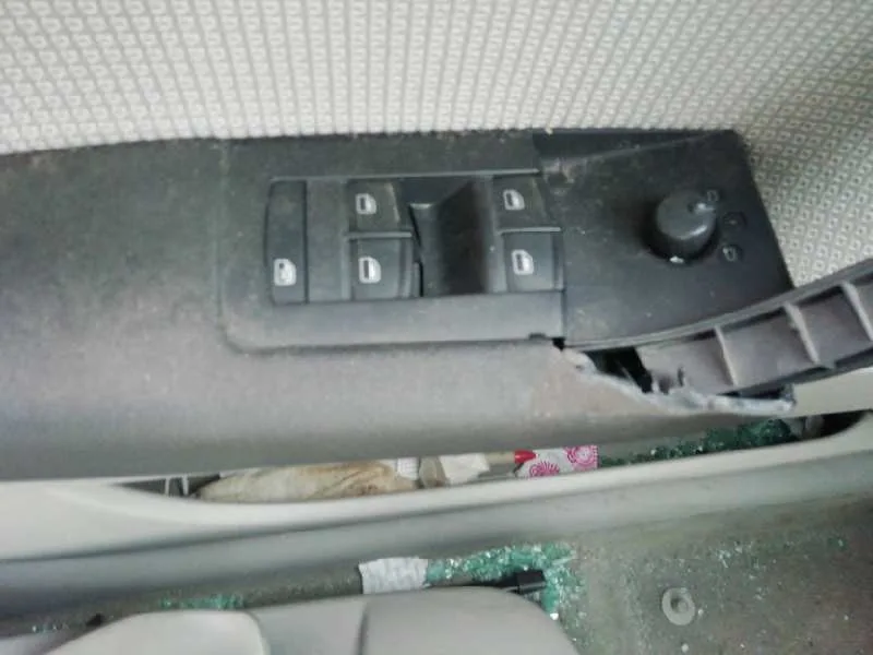 Mando Elevalunas Delantero Izquierdo para Audi A3 Sportback (8P)