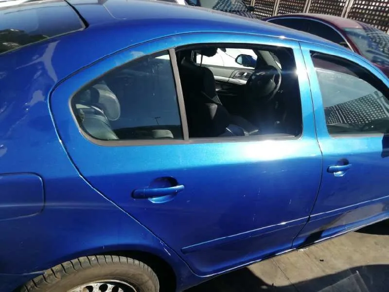 Puerta Trasera Derecha para Skoda Octavia Berlina (1Z3)