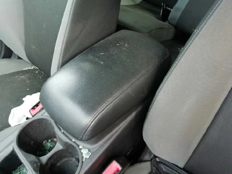 Apoyabrazos Central para Ford Focus Lim. (Cb8)