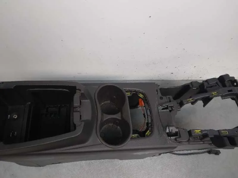 Apoyabrazos Central para Ford Focus Lim. (Cb8)