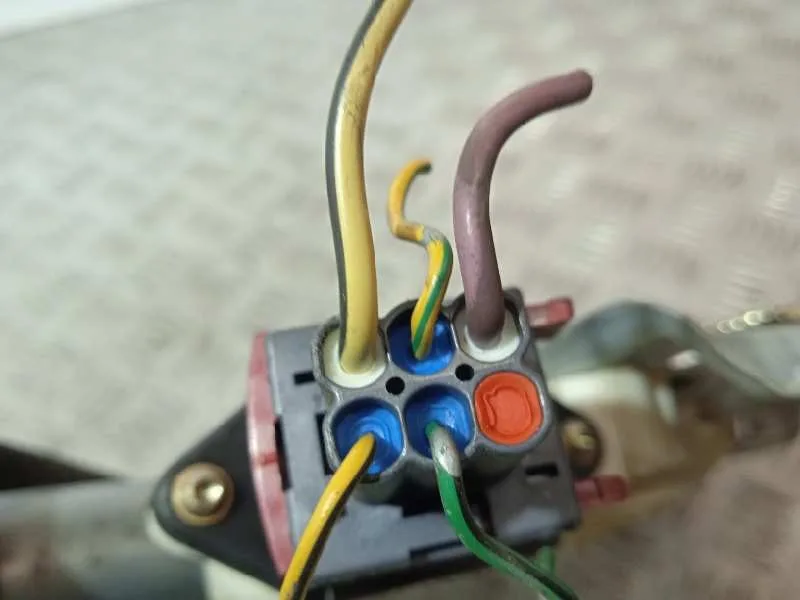 Elevalunas Trasero Derecho para Toyota Corolla (E12)