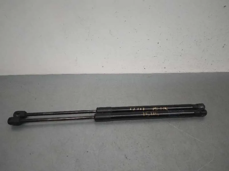 Amortiguadores Maletero / Porton para Volkswagen Scirocco (137)