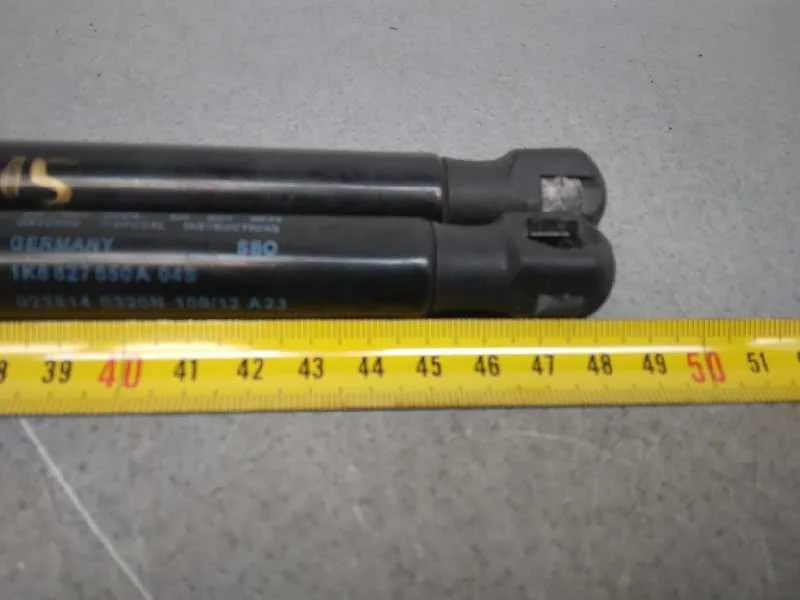 Amortiguadores Maletero / Porton para Volkswagen Scirocco (137)