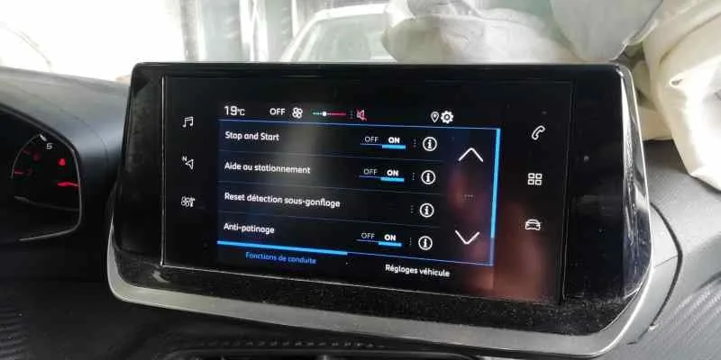 Sistema Audio / Radio Cd para Peugeot 208 (P2)