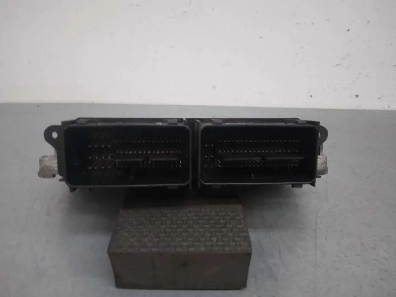 Centralita Motor Uce para Ford Focus Lim.