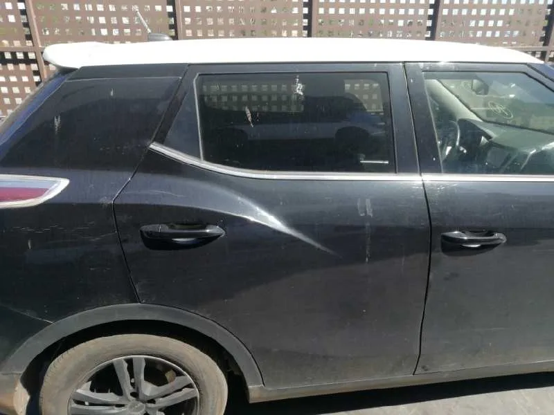 Puerta Trasera Derecha para Ssangyong Tivoli