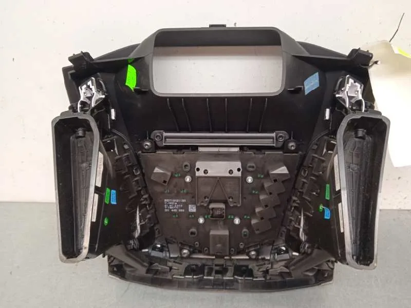 Sistema Audio / Radio Cd para Ford Focus Lim. (Cb8)