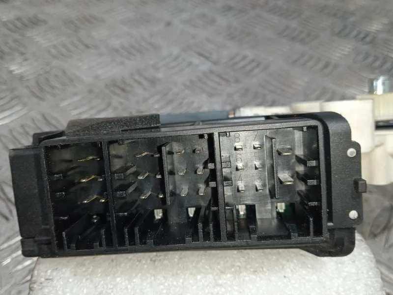 Motor Elevalunas Delantero Derecho para Seat Ibiza (6L1)