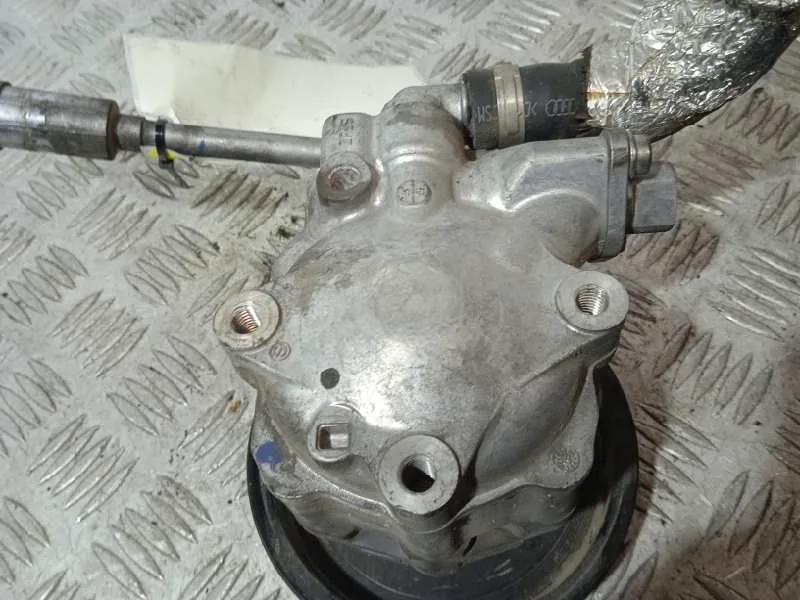 Bomba Direccion para Audi A5 Sportback (8T)