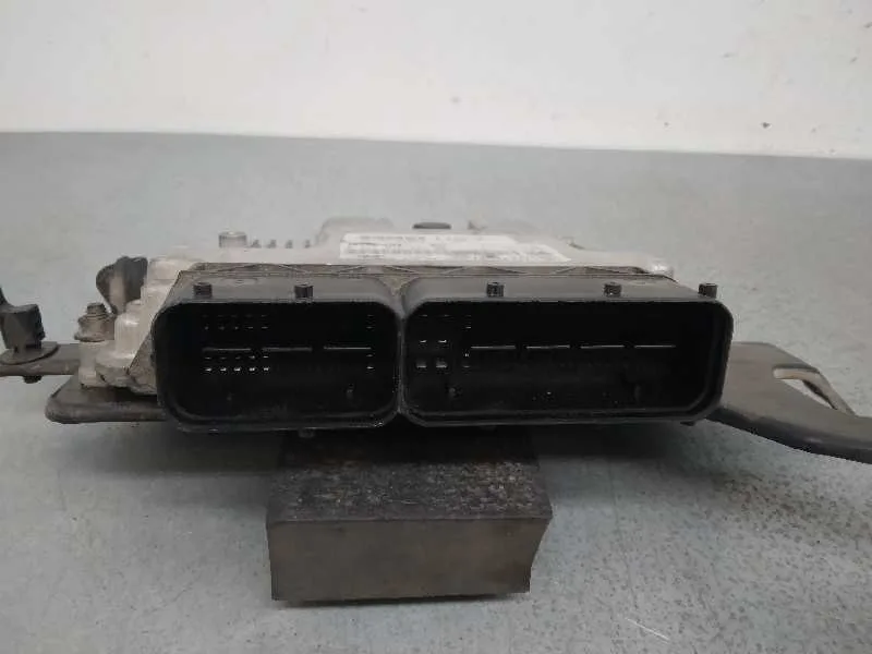 Centralita Motor Uce para Hyundai I40 Cw