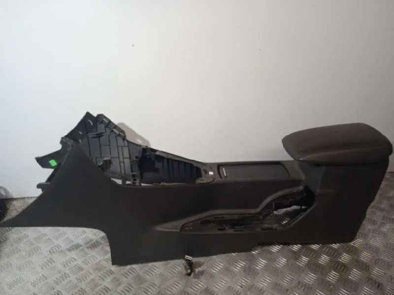 Consola Central para Ford Focus Turn.