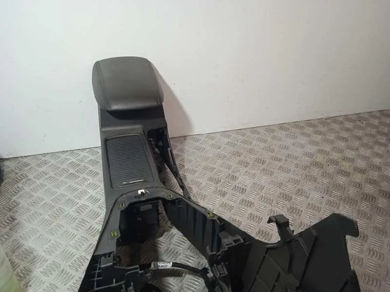 Consola Central para Ford Focus Turn.