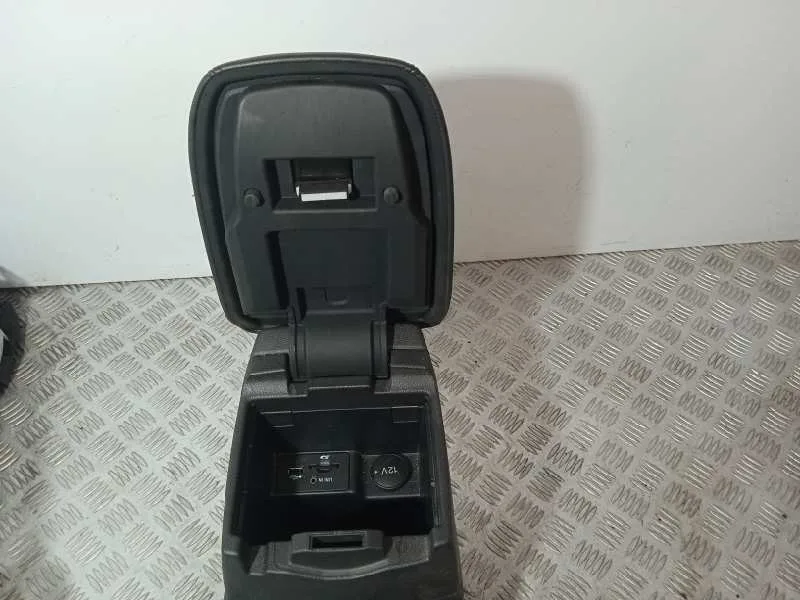 Consola Central para Ford Focus Turn.