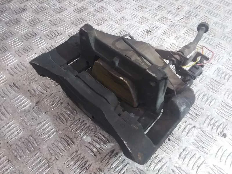 Pinza Freno Delantera Izquierda para Audi A6 Berlina (4F2)