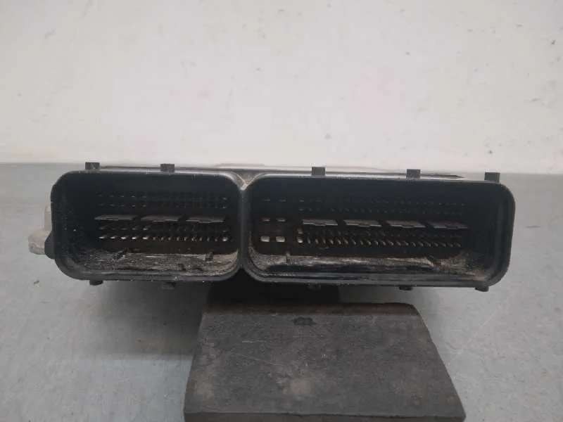 Centralita Motor Uce para Skoda Superb Combi (3T5)
