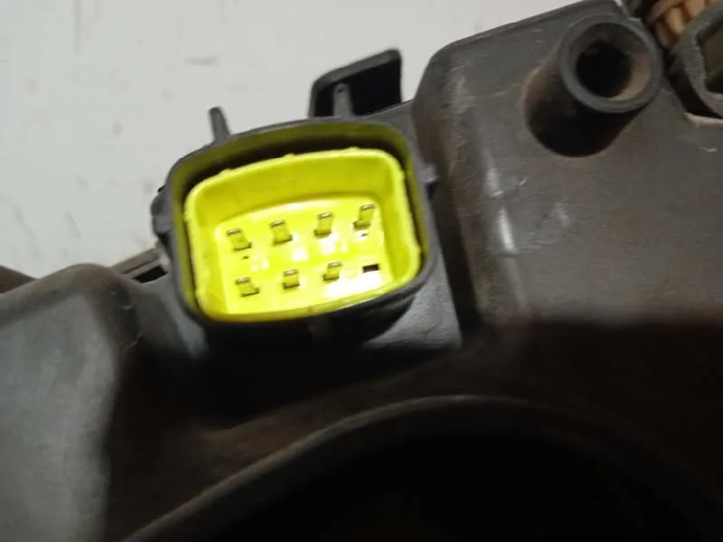 Faro Izquierdo para Chrysler Voyager (Rg)